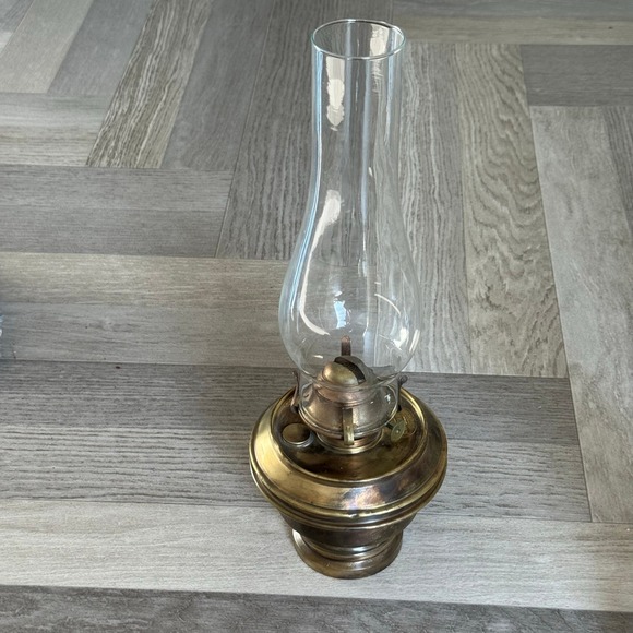 Vintage Adams & Westlake Company Brass Kerosene Oil Lamp Chicago Decor‎